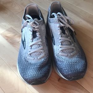 Brooks Levitate 2 Running Shoe- size 10